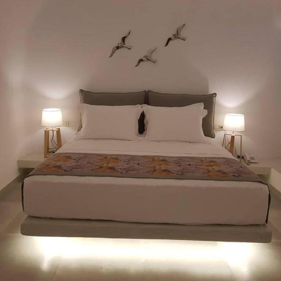 Adamant Suites (Adults Only) Fira  Dış mekan fotoğraf